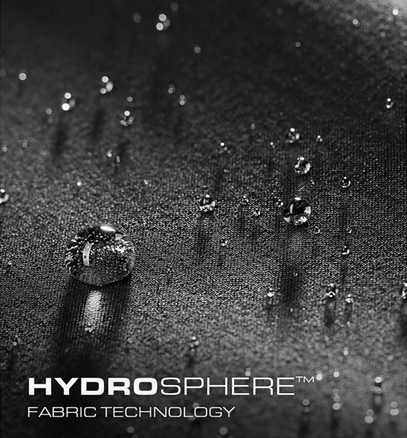 Ткань TYR Hydrosphere™: капли воды скатываются с поверхности